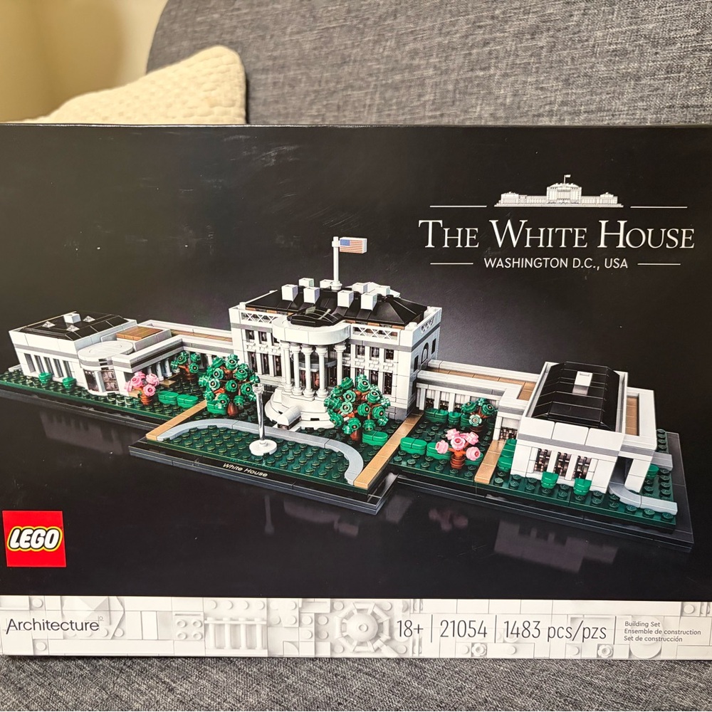 LEGO ARCHITECTURE WHITE HOUSE SET WITH LED LIGHTING KIT